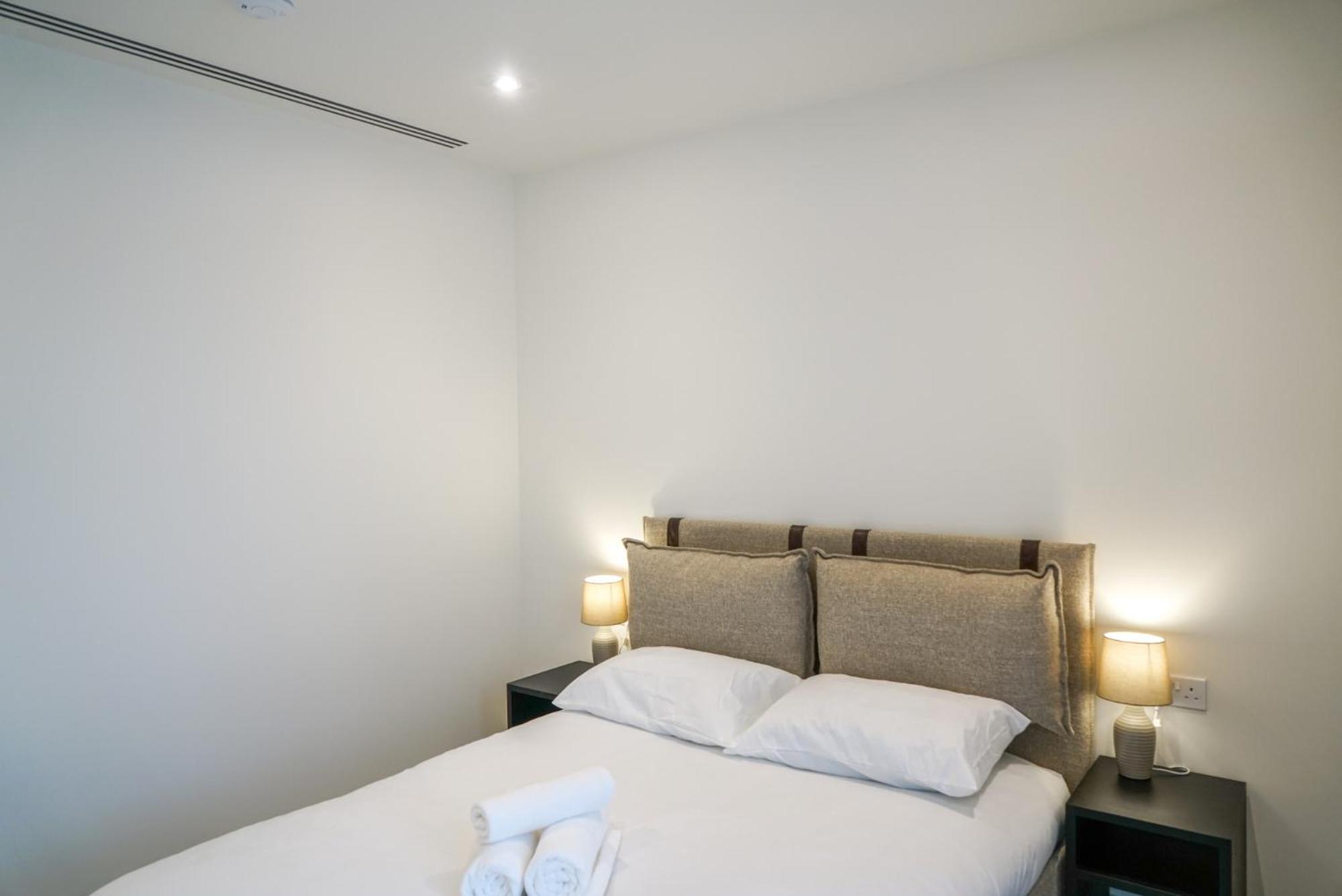 Coppermaker Square In Stratford Aparthotel Londen Buitenkant foto