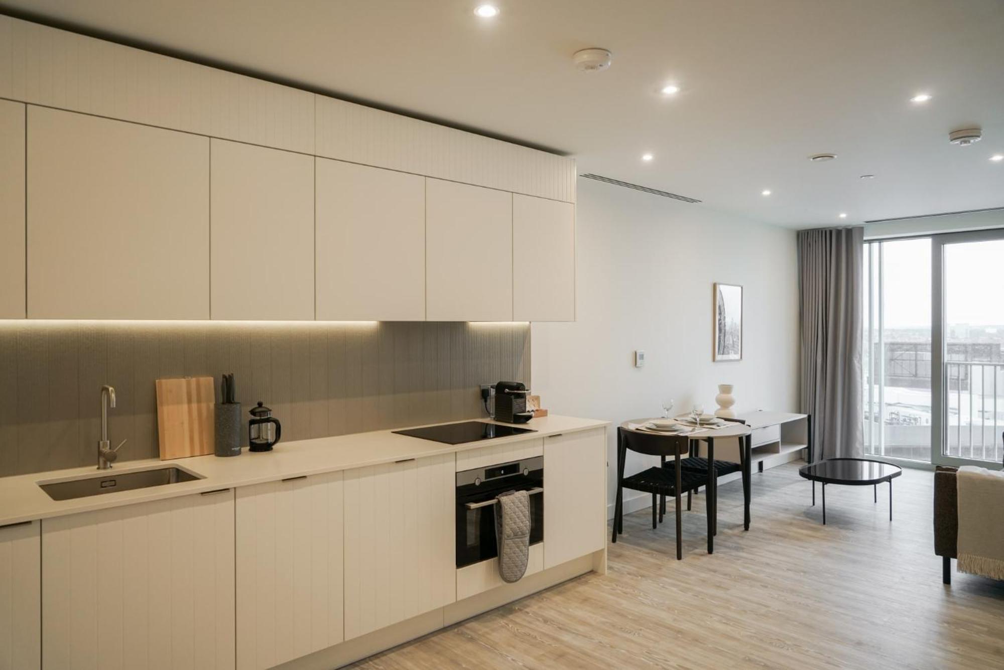 Coppermaker Square In Stratford Aparthotel Londen Buitenkant foto