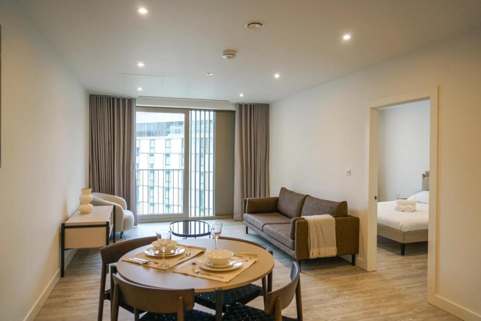 Coppermaker Square In Stratford Aparthotel Londen Buitenkant foto